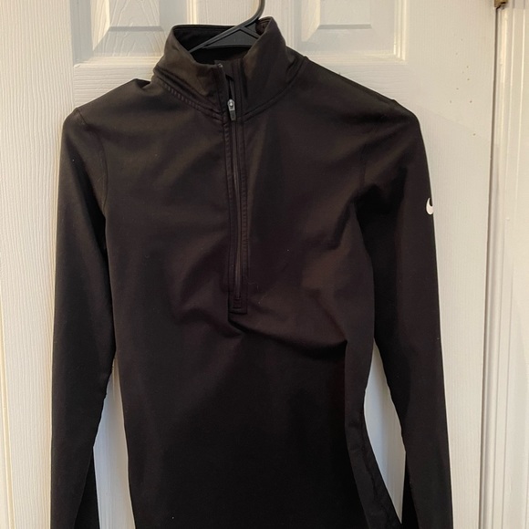 Black Nike 1/4 zip - Picture 2 of 2